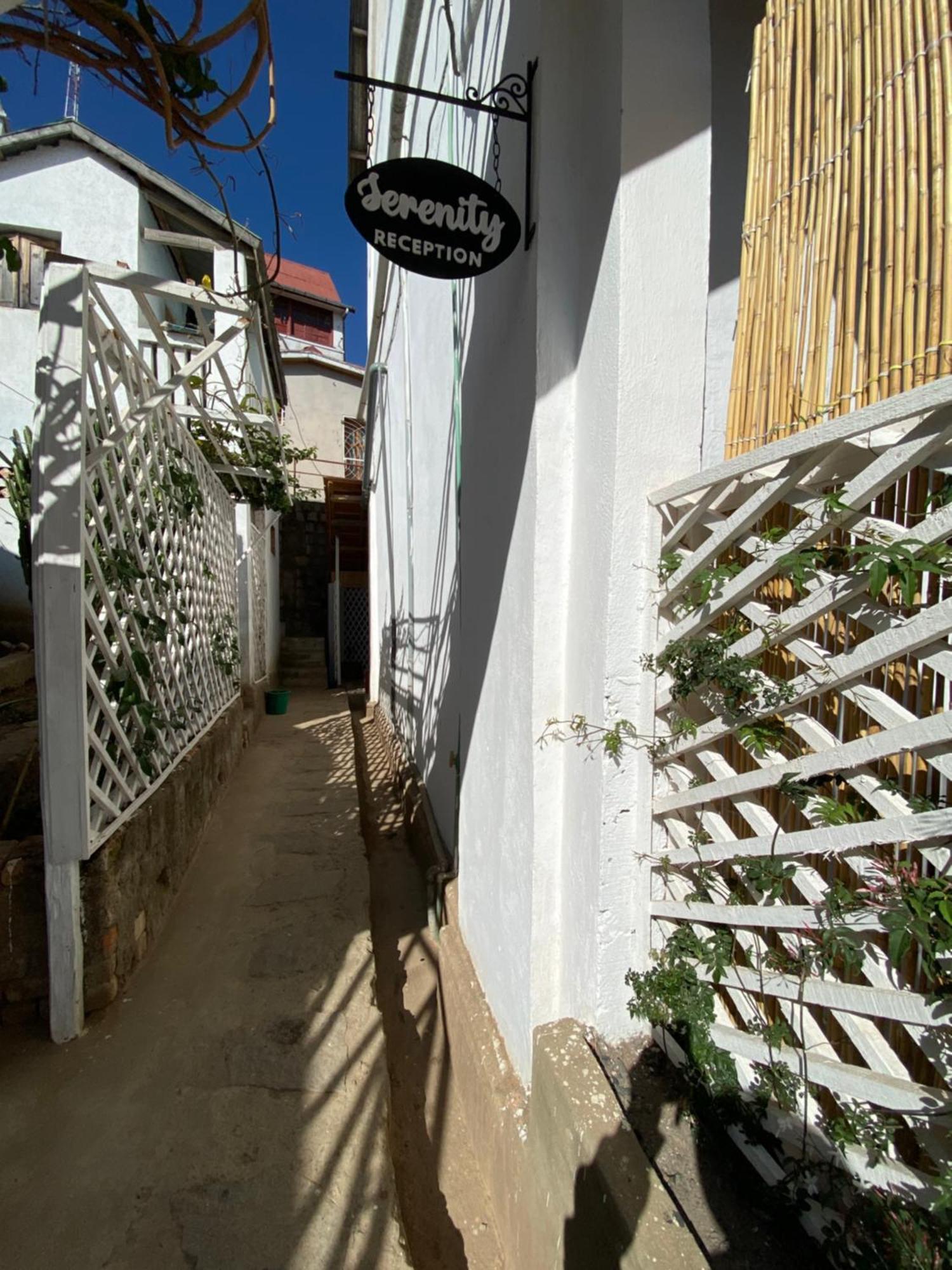 M'Serenity Guest House Антананариву Екстериор снимка