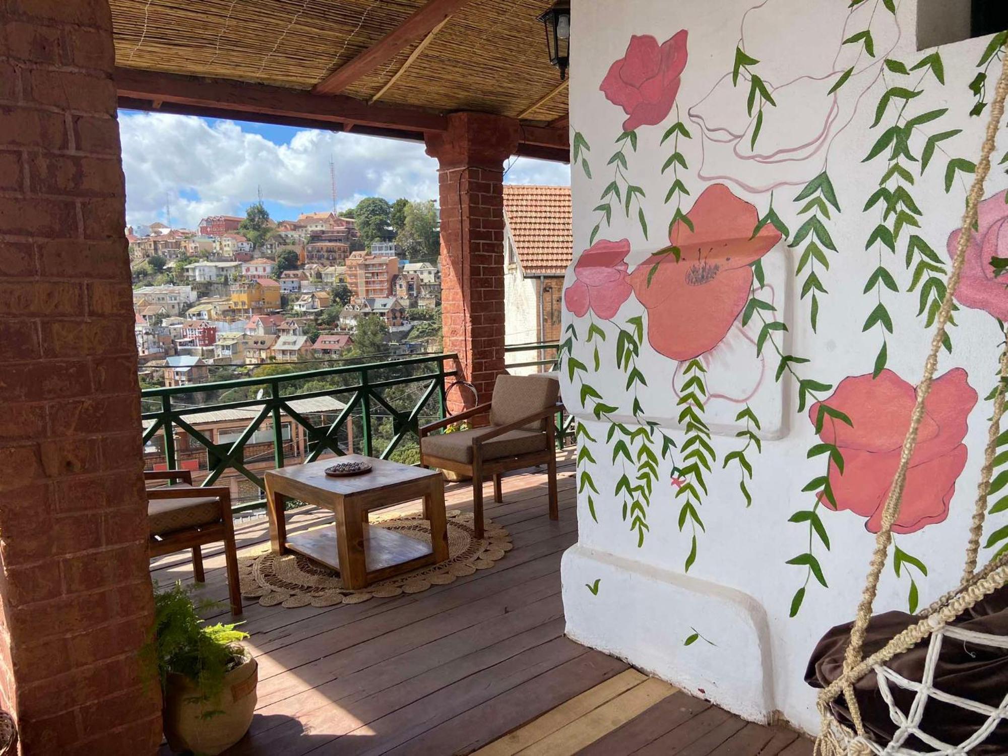 M'Serenity Guest House Антананариву Екстериор снимка