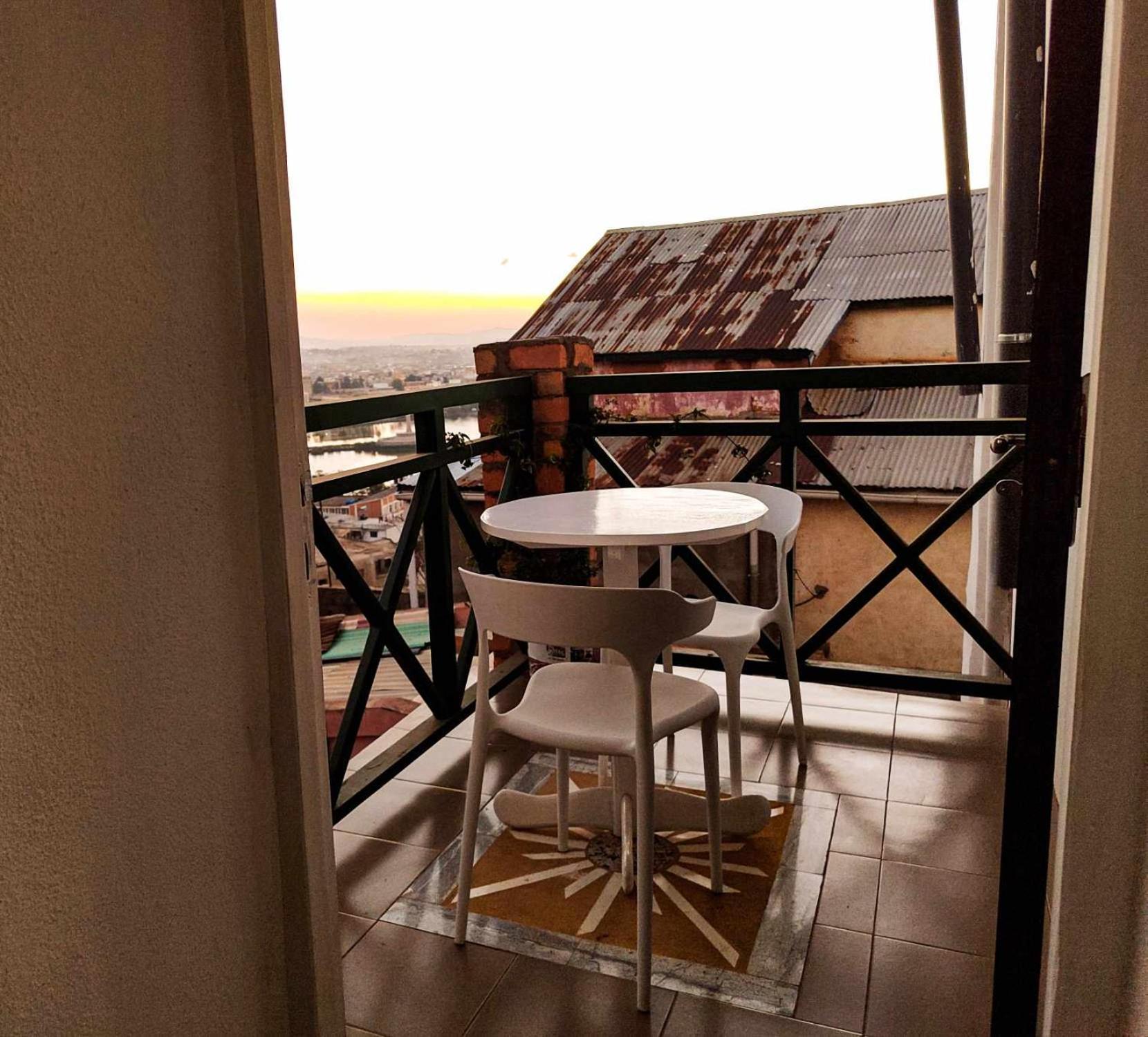 M'Serenity Guest House Антананариву Екстериор снимка